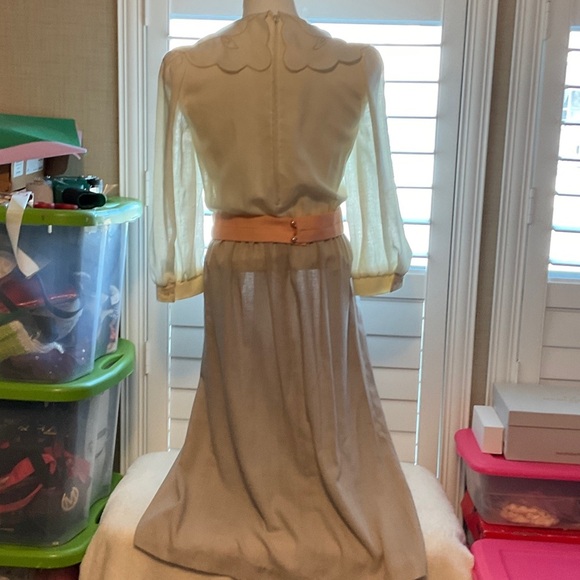 Floral Embroidered Midi Dress - Picture 5 of 10